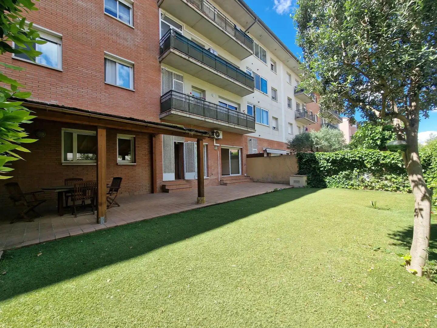 Exterior view of Ground floor for sale in Girona  with Air Conditioner, Heating and Terrace