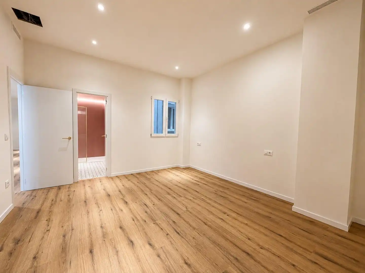 Flat for rent in Valencia  with Air Conditioner, Heating and Parquet flooring