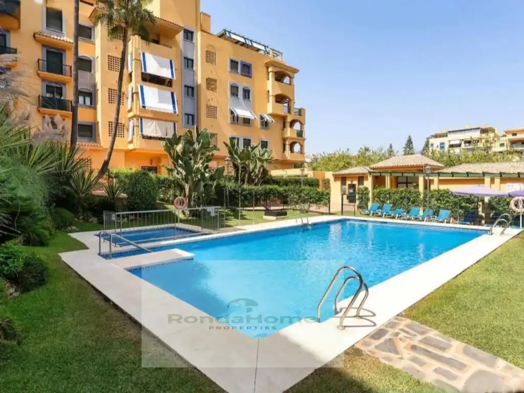 Vista exterior de Pis de lloguer en Marbella amb Terrassa