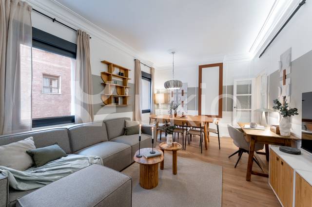 Apartamento en Alquiler en Paseo de la Reina Cristina en Jerónimos