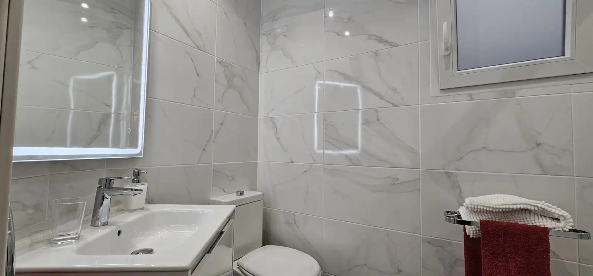 Badezimmer von Maisonette zur Miete in Palamós mit Klimaanlage, Terrasse und Möbliert