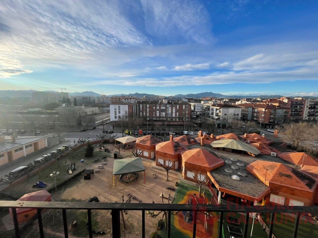 Vista exterior de Piso en venta en Girona Capital con Aire acondicionado, Calefacción y Balcón