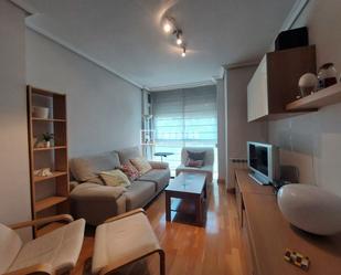 Living room of Flat to rent in  Madrid Capital  with Heating, Parquet flooring and Furnished