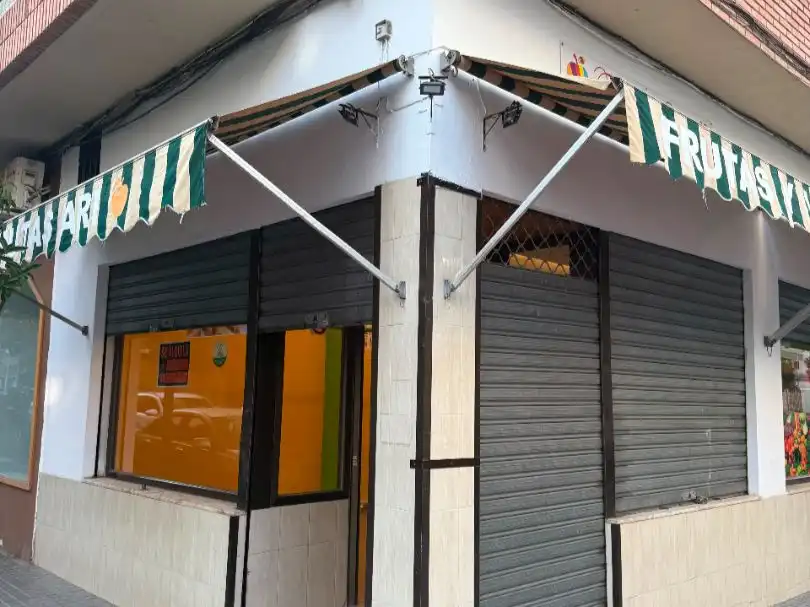 Geschaftsraum zur Miete in Levante