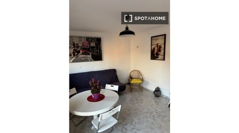Foto 2 von Wohnung zur Miete in El Turó de la Peira, Barcelona Capital