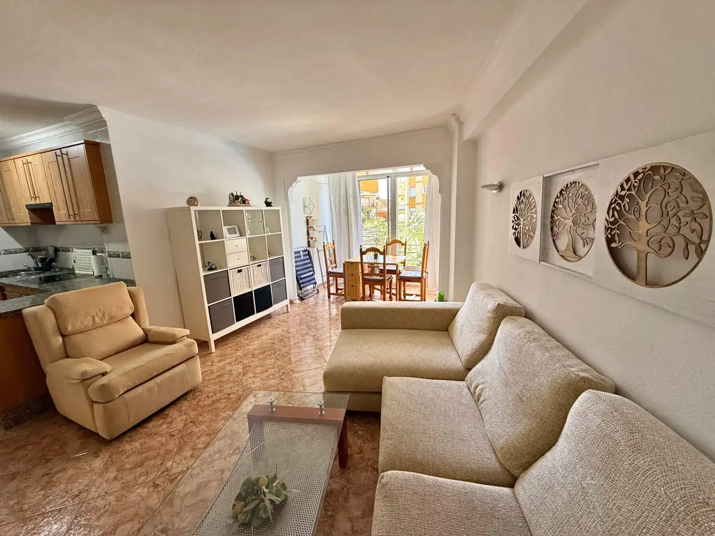 Living room of Apartments for sale in Vélez-Málaga  with Terrace, Furnished and Community pool