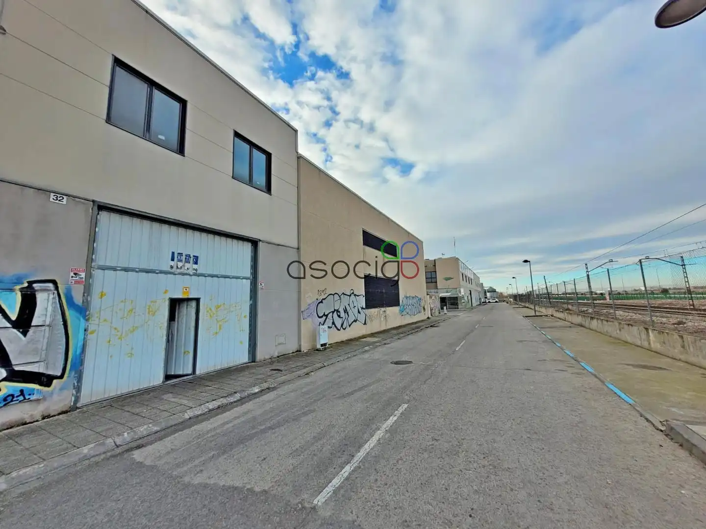 Vista exterior de Nau industrial en venda en Guadalajara amb Calefacció