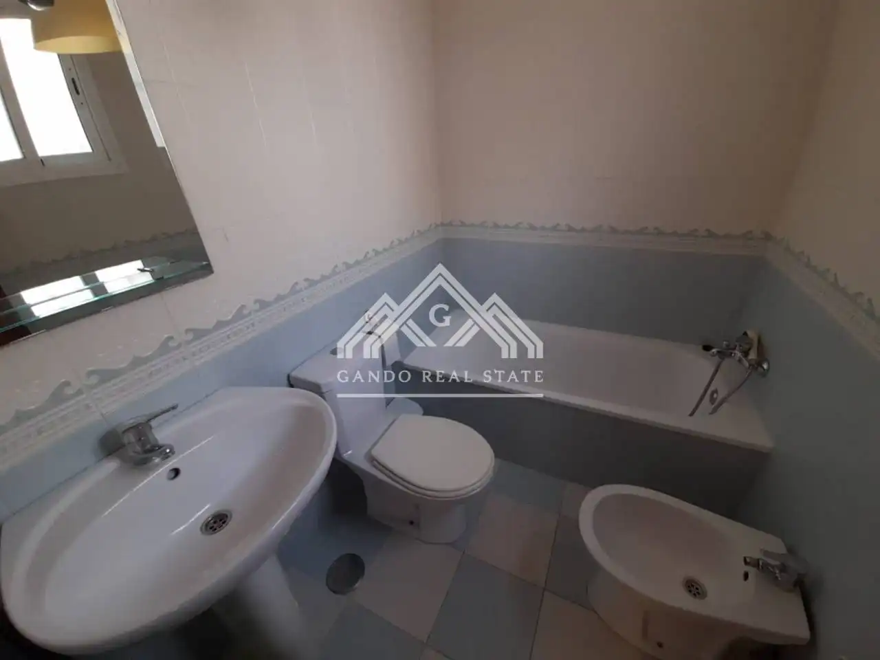 Baño de Casa o chalet de alquiler en Dos Hermanas con Aire acondicionado, Terraza y Piscina comunitaria