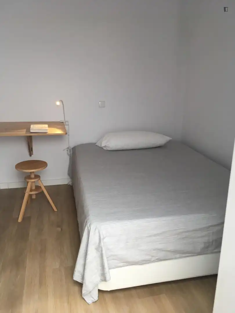 Room in Triana Este