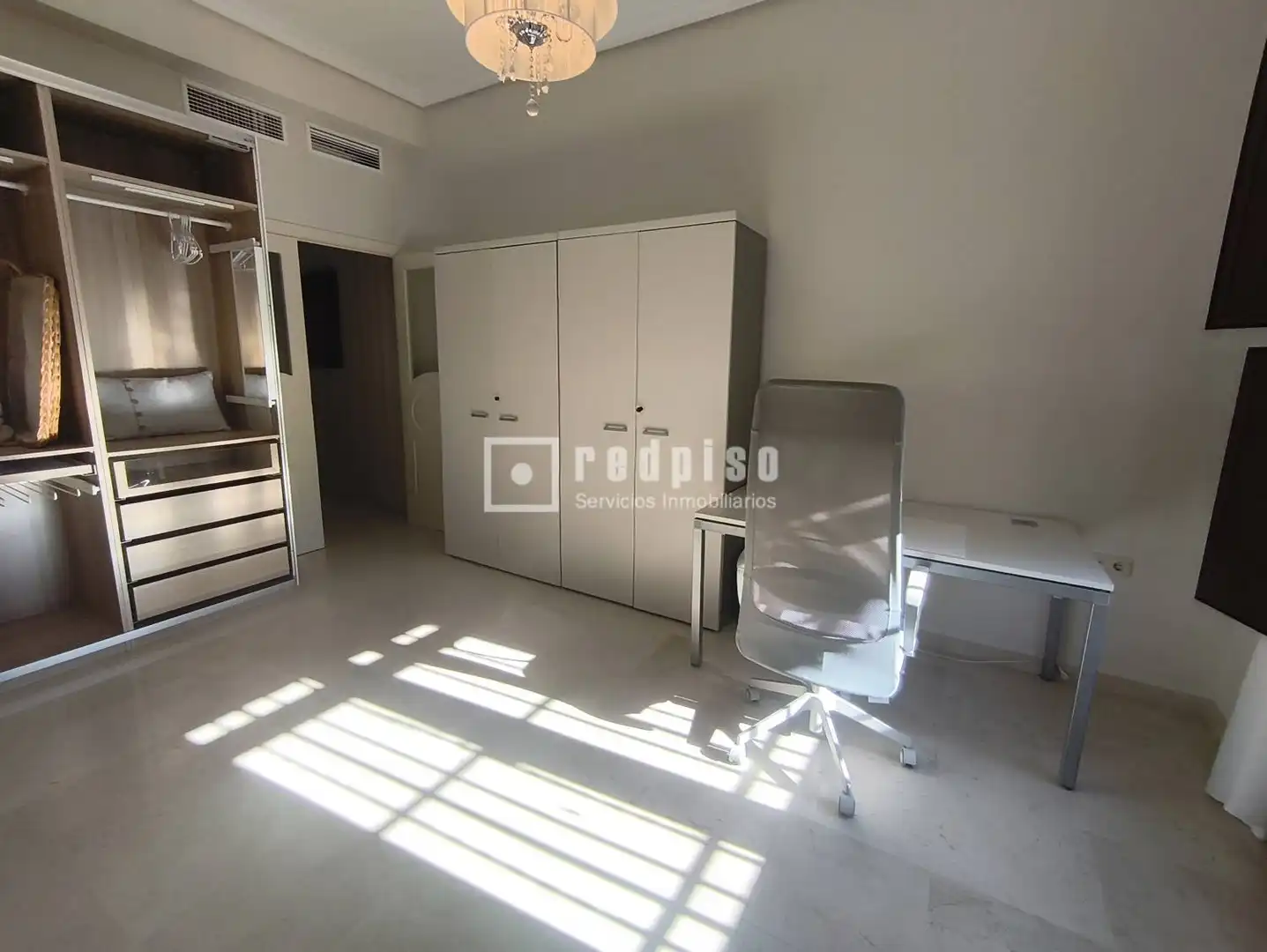 Habitación de Piso de alquiler en Sevilla con Aire acondicionado, Terraza y Amueblado