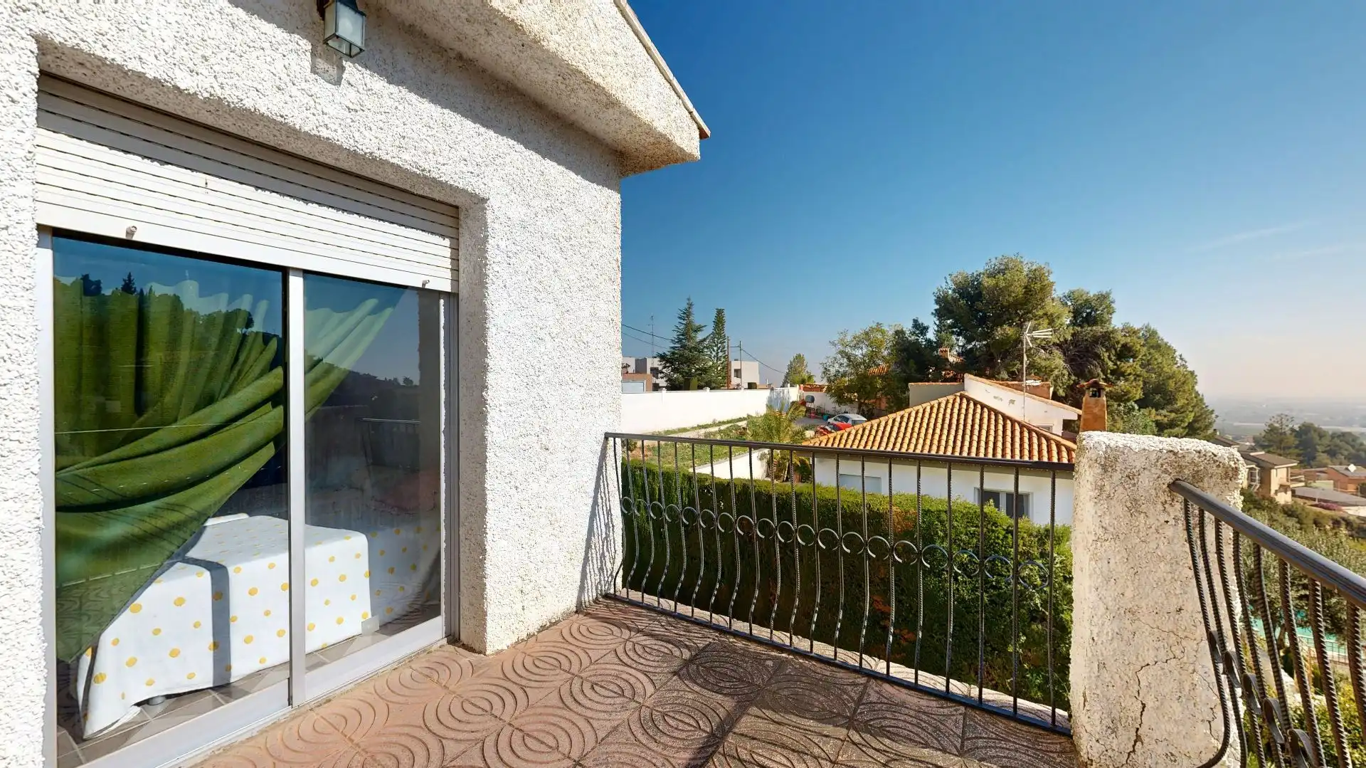 Terrasse von Haus oder Chalet zum Verkauf in Chiva mit Privatgarten und Abstellraum