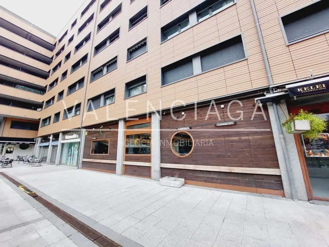 Exterior view of Commercial properties for rent in Donostia - San Sebastián   with Air Conditioner
