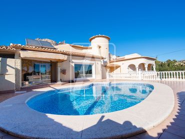Villa con piscina in vendita a Canuta