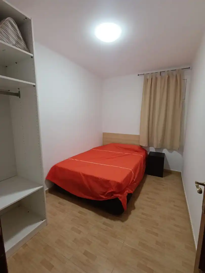 Habitación de Piso de alquiler en Mollet del Vallès con Calefacción, Parquet y Amueblado