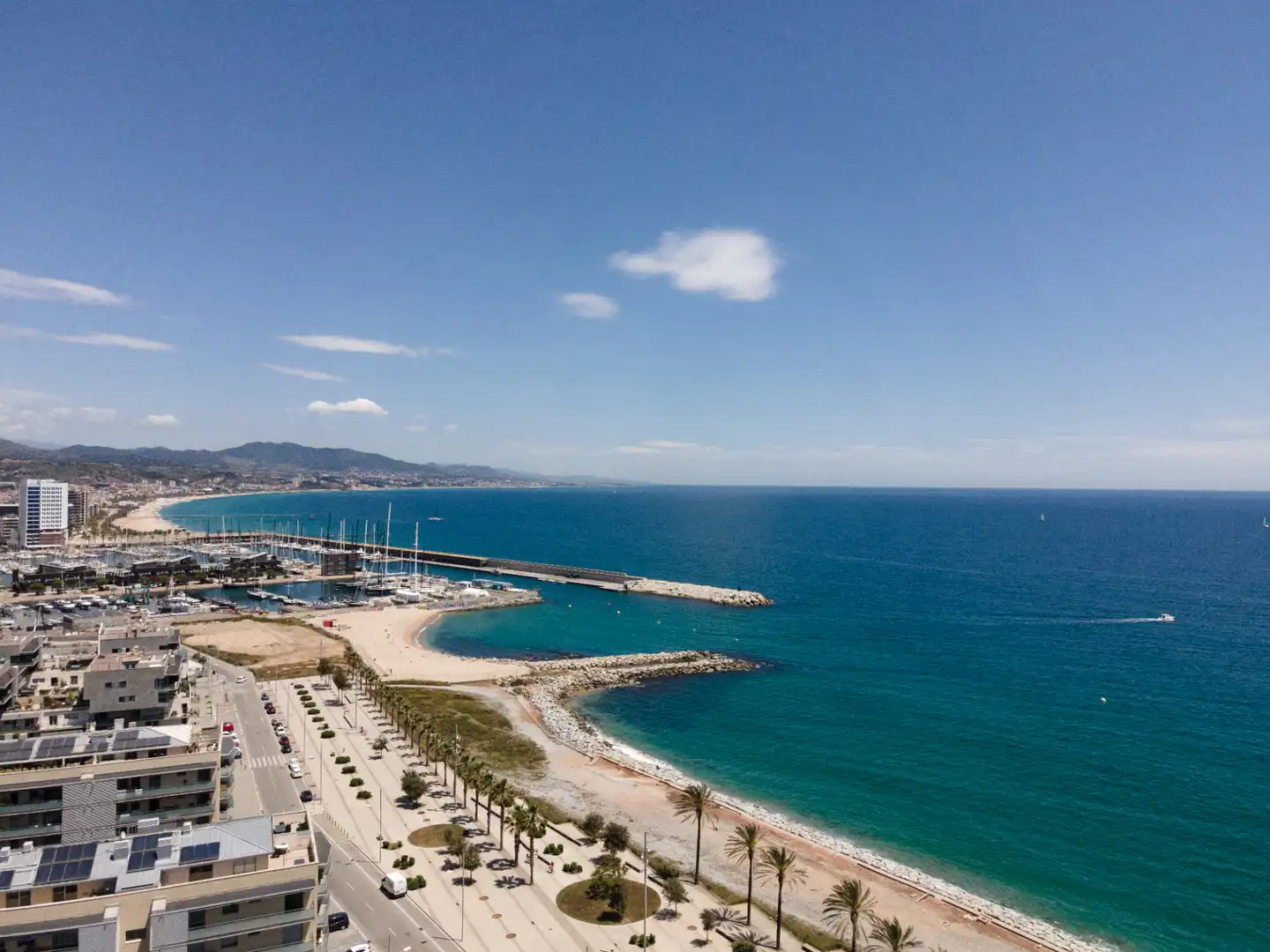 Vista exterior de Apartamento en venta en Badalona con Aire acondicionado, Amueblado y Horno
