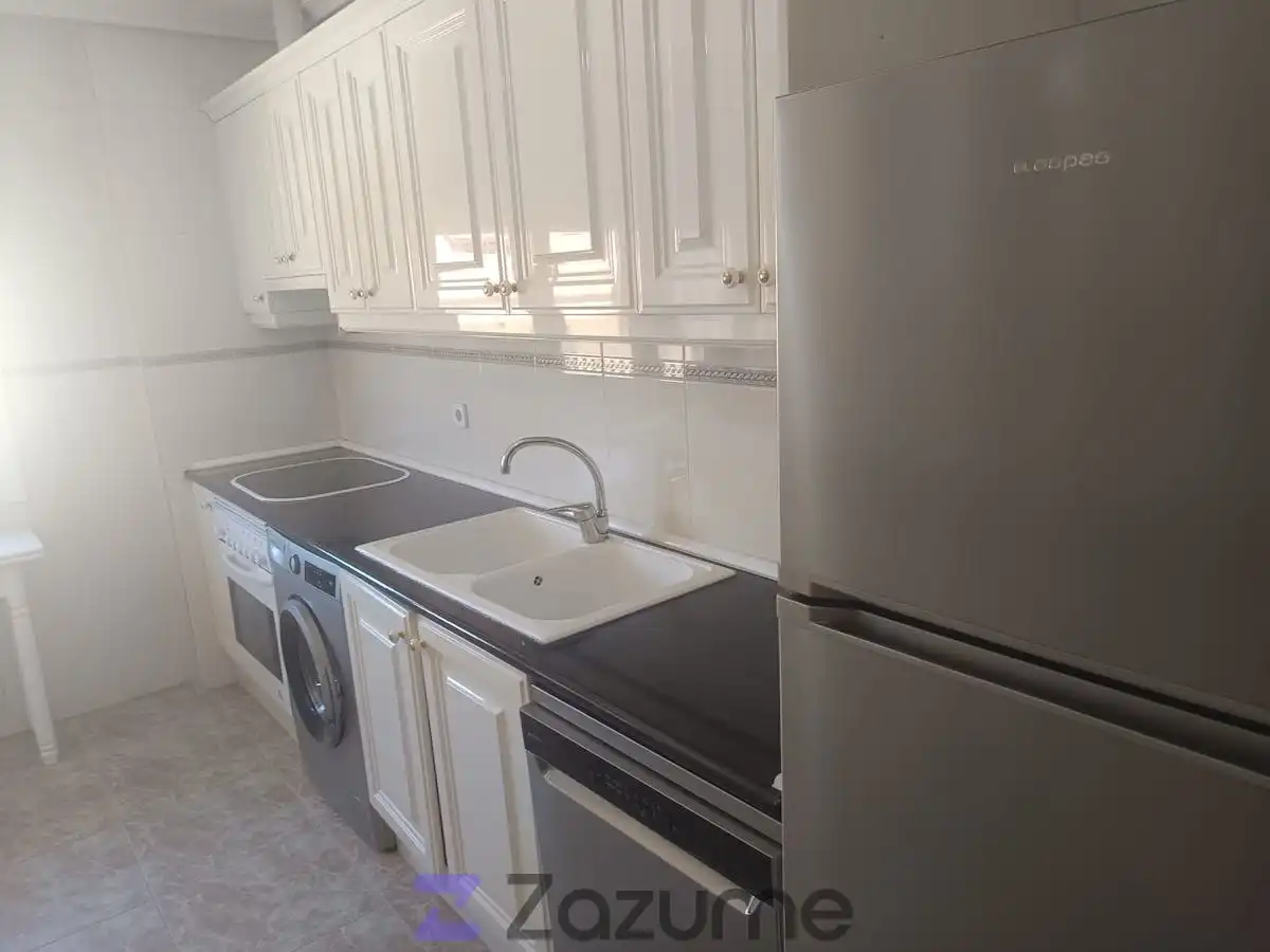 Cocina de Apartamento de alquiler en Ávila con Calefacción, Parquet y Terraza