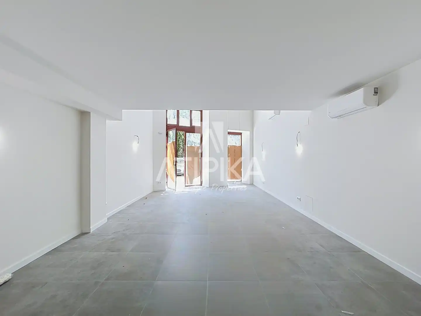 Commercial properties for rent in Barcelona  with Air Conditioner