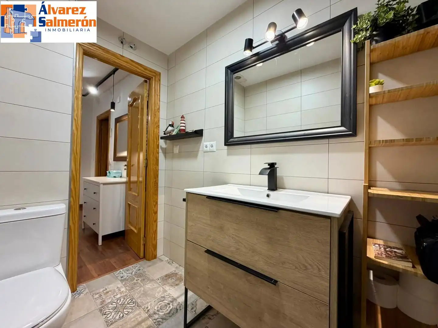 Baño de Piso en venta en Granada con Aire acondicionado, Parquet y Balcón