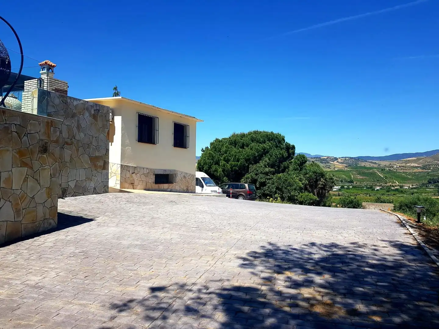 Vista exterior de Casa o xalet en venda en Pizarra amb Aire condicionat, Calefacció i Jardí privat