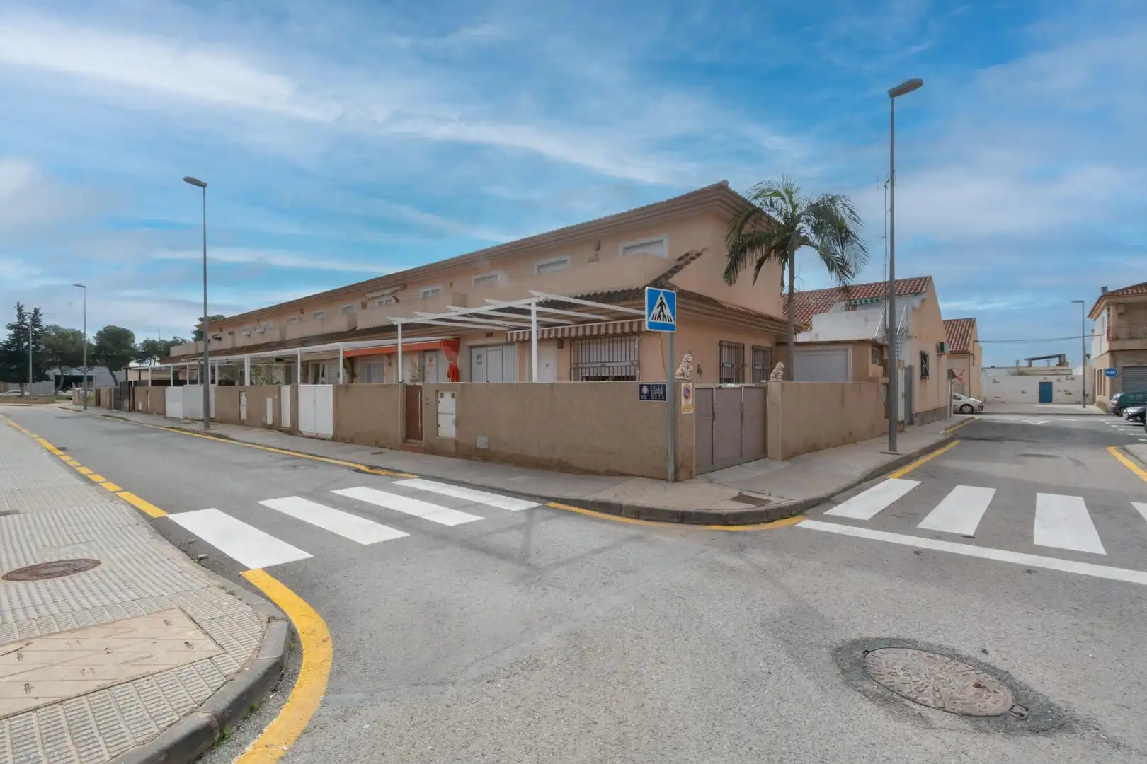 Vista exterior de Casa o xalet en venda en Cartagena amb Aire condicionat, Calefacció i Jardí privat