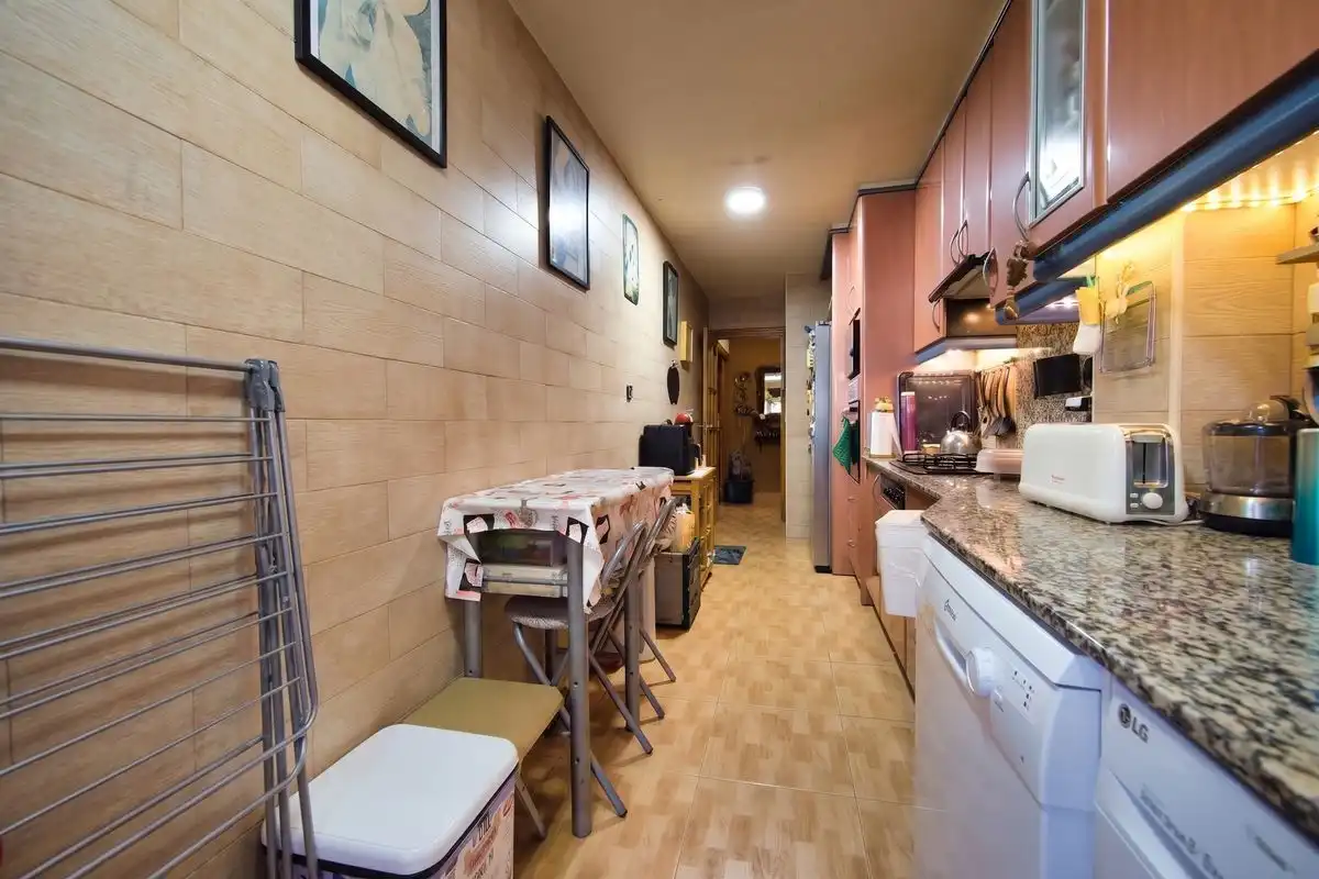 Piso con piscina en venta en C. Pintor Pedro Camacho, imagen 8