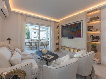 Adosado con piscina en venta en Nueva Andalucía