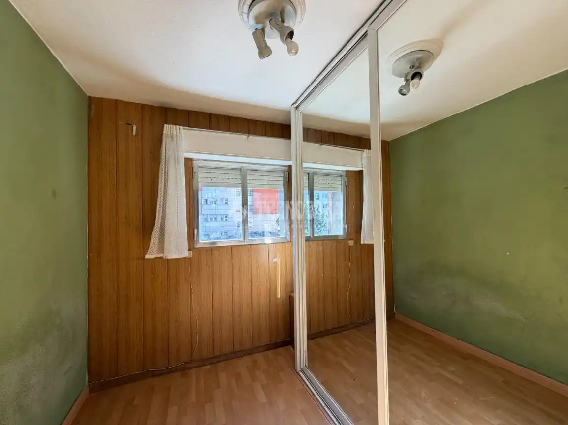 Dormitori de Pis en venda en Madrid amb Calefacció, Parquet i Terrassa