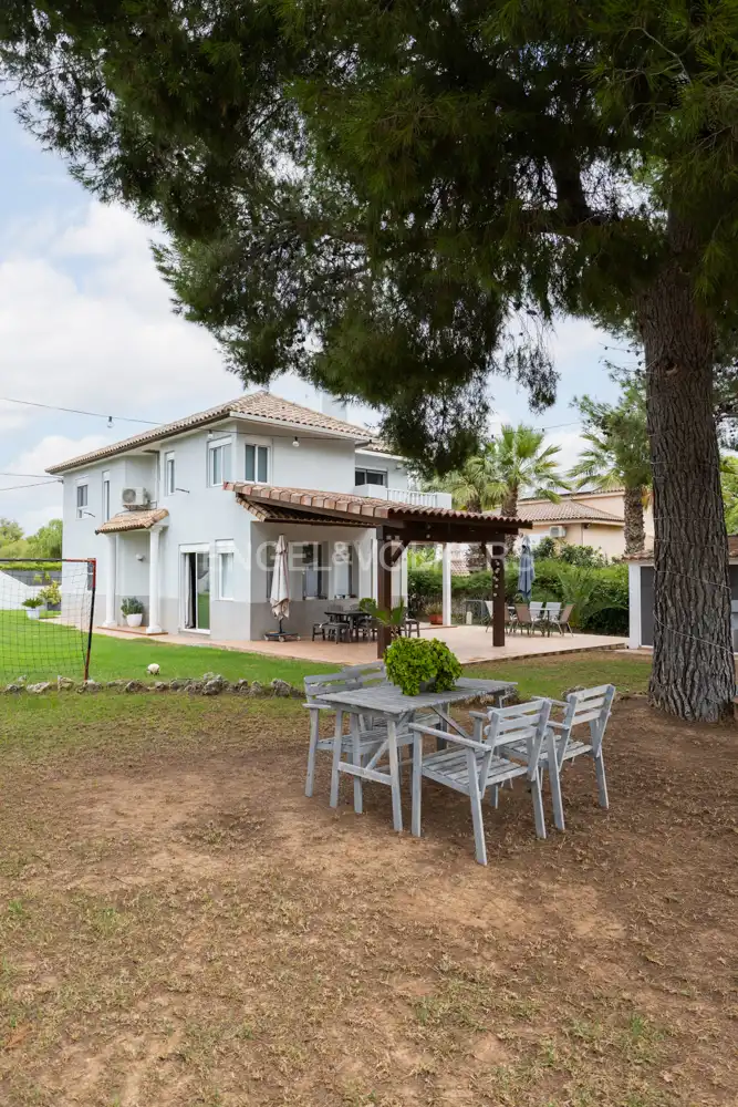 Vista exterior de Casa o chalet de alquiler en Serra con Calefacción, Jardín privado y Parquet