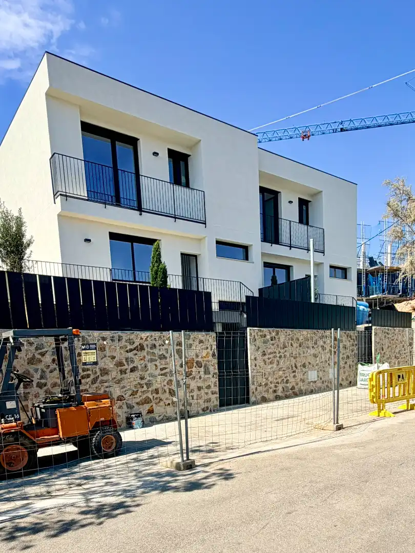 Vista exterior de Casa adosada de alquiler en Alella con Aire acondicionado, Calefacción y Jardín privado