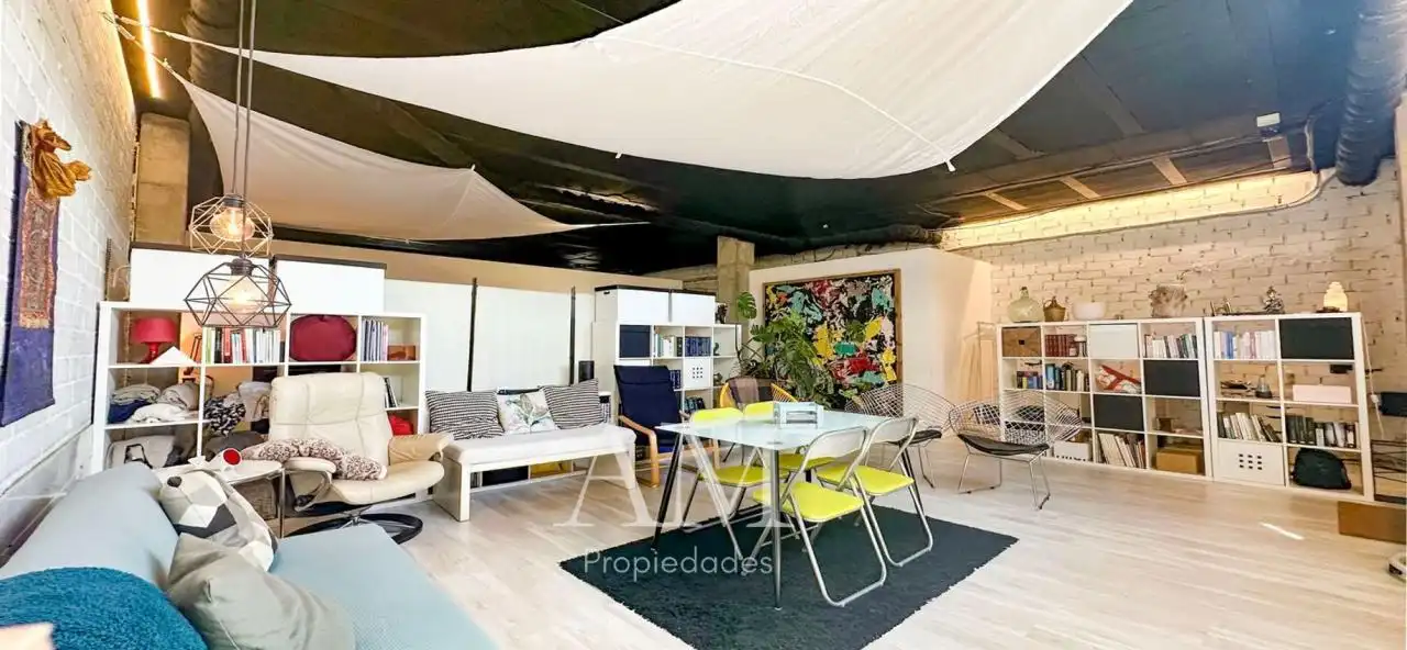 Sala d'estar de Local en venda en Pontevedra Capital 
