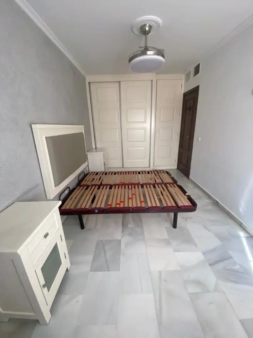 Habitación de Dúplex de alquiler en Dos Hermanas con Aire acondicionado, Parquet y Terraza