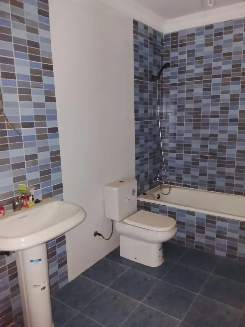 Baño de Casa o chalet en venta en El Picazo   con Balcón