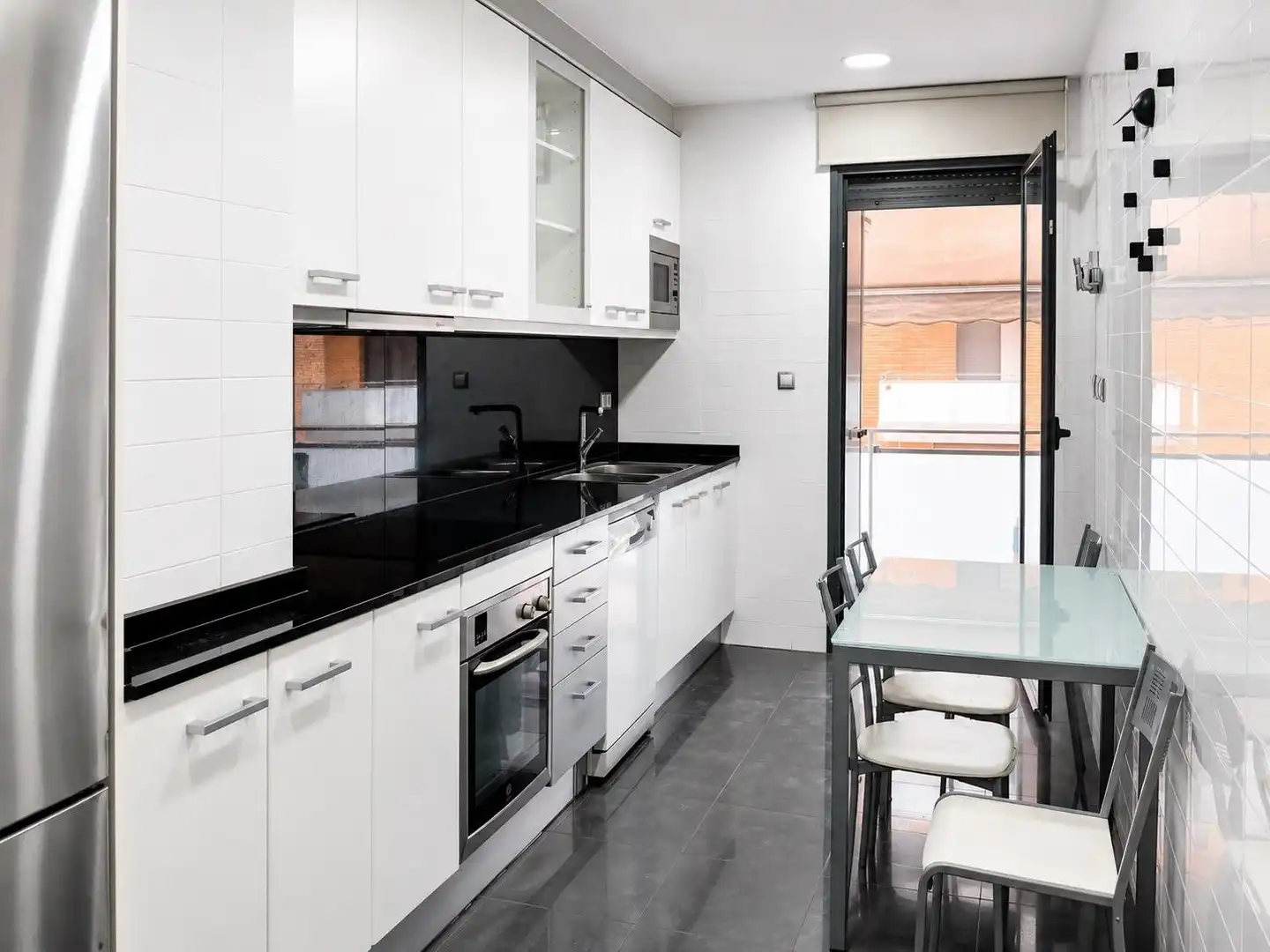Cocina de Piso de alquiler en Badalona con Calefacción, Parquet y Terraza