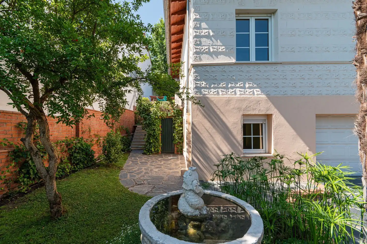 Vista exterior de Casa o xalet en venda en Madrid amb Aire condicionat, Calefacció i Traster