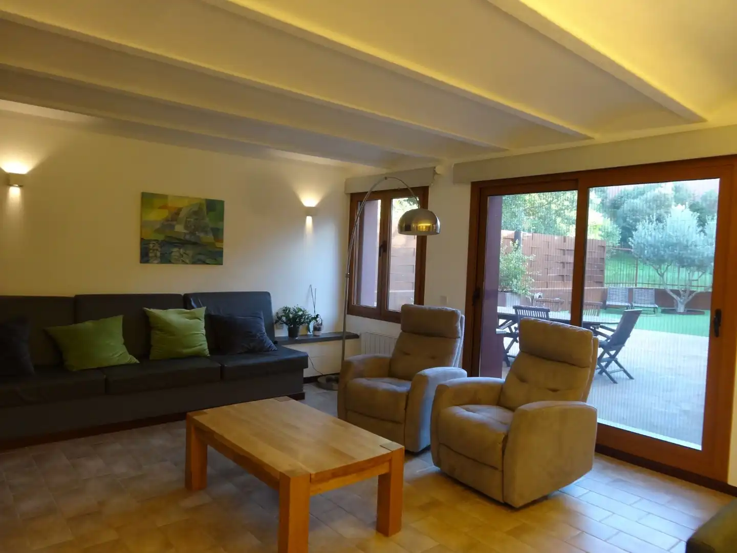 Sala de estar de Finca rústica en venta en Forallac con Aire acondicionado, Calefacción y Jardín privado