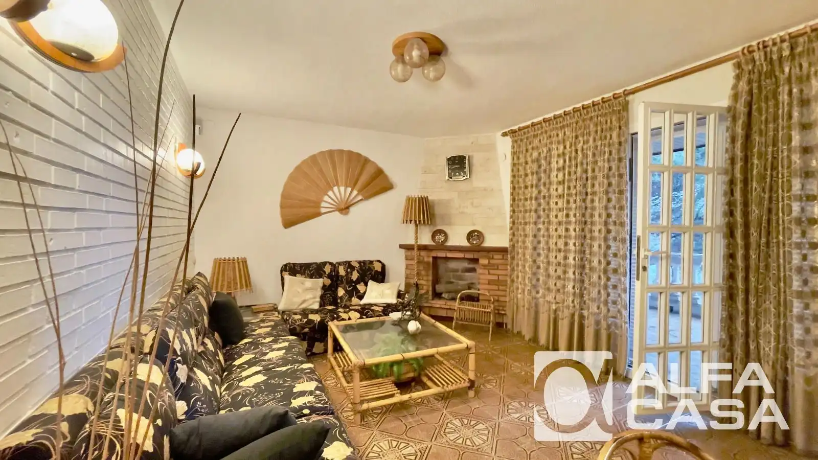 Living room of Houses for sale in Canyelles