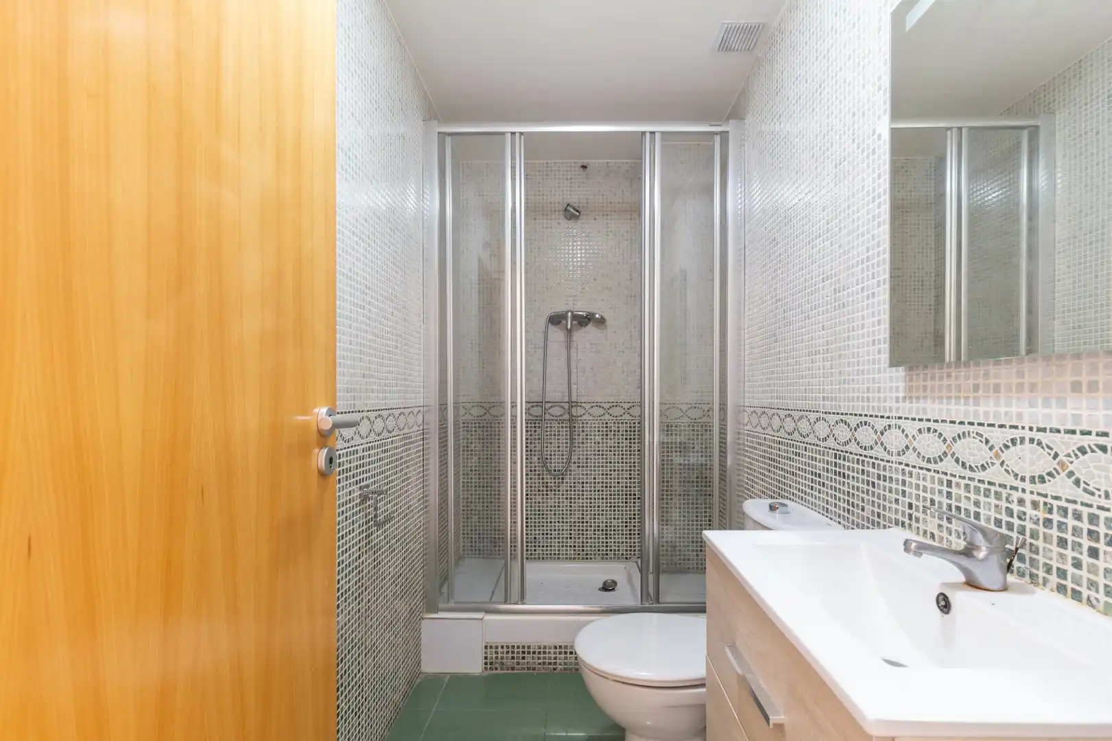 Bathroom of Duplexes for sale in Esplugues de Llobregat  with Heating and Terrace