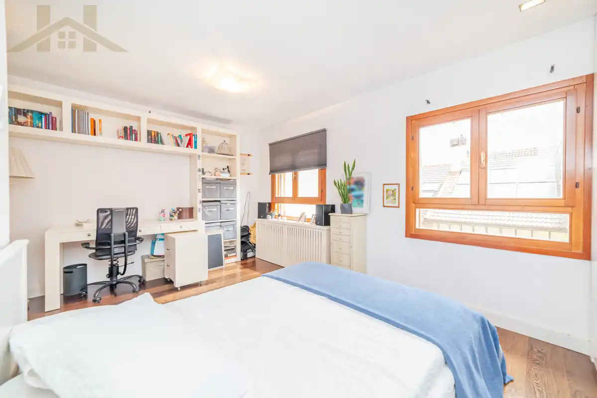 Bedroom of Detached homes for sale in Tres Cantos  with Air Conditioner, Heating and Private garden