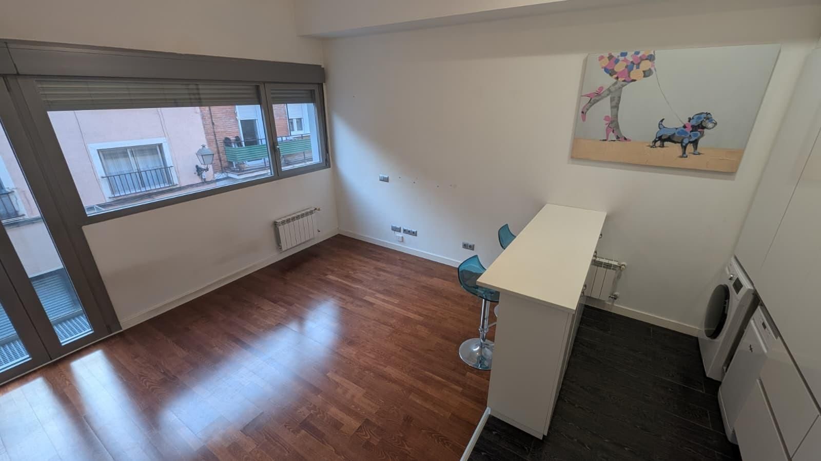 Bedroom of Apartment for rent in  Madrid Capital  with Heating, Parquet flooring and Balcony