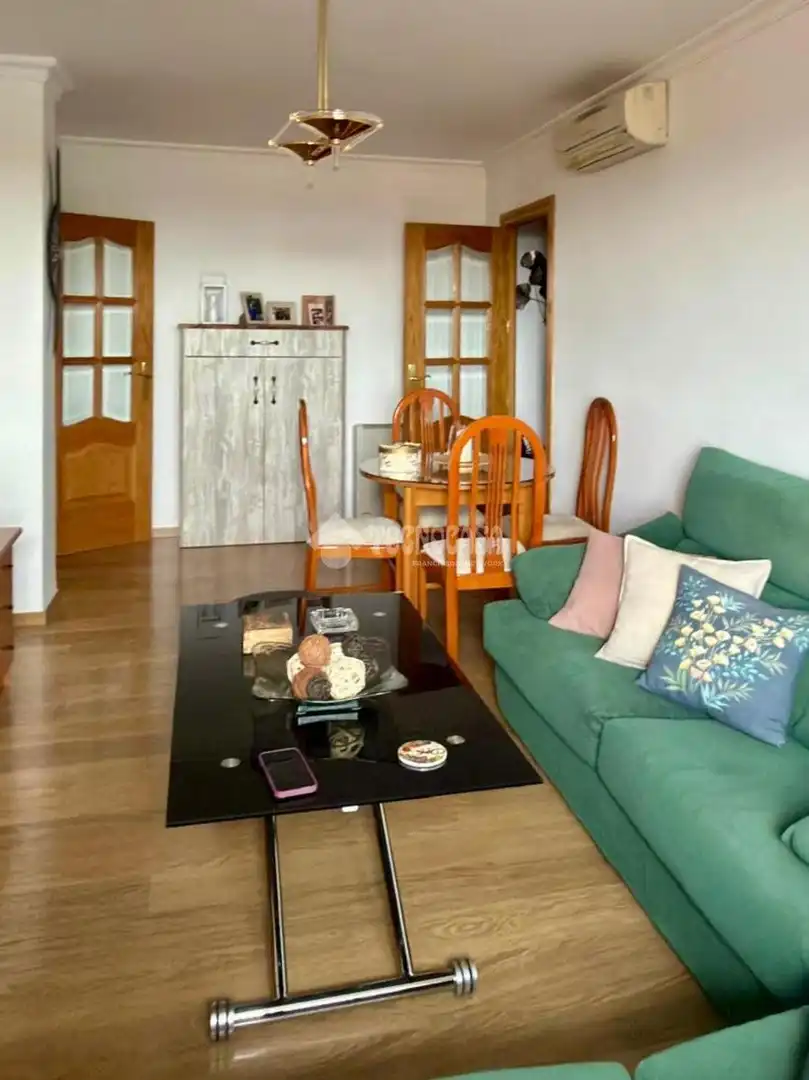 Wohnzimmer von Wohnung zum Verkauf in La Zubia mit Klimaanlage