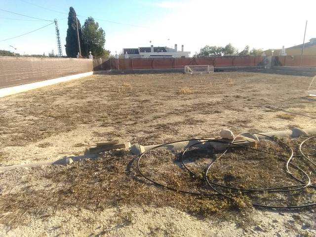 Terreno en Alquiler en Avinguda de Jubalcoi, 18 en Ciutat Universitària