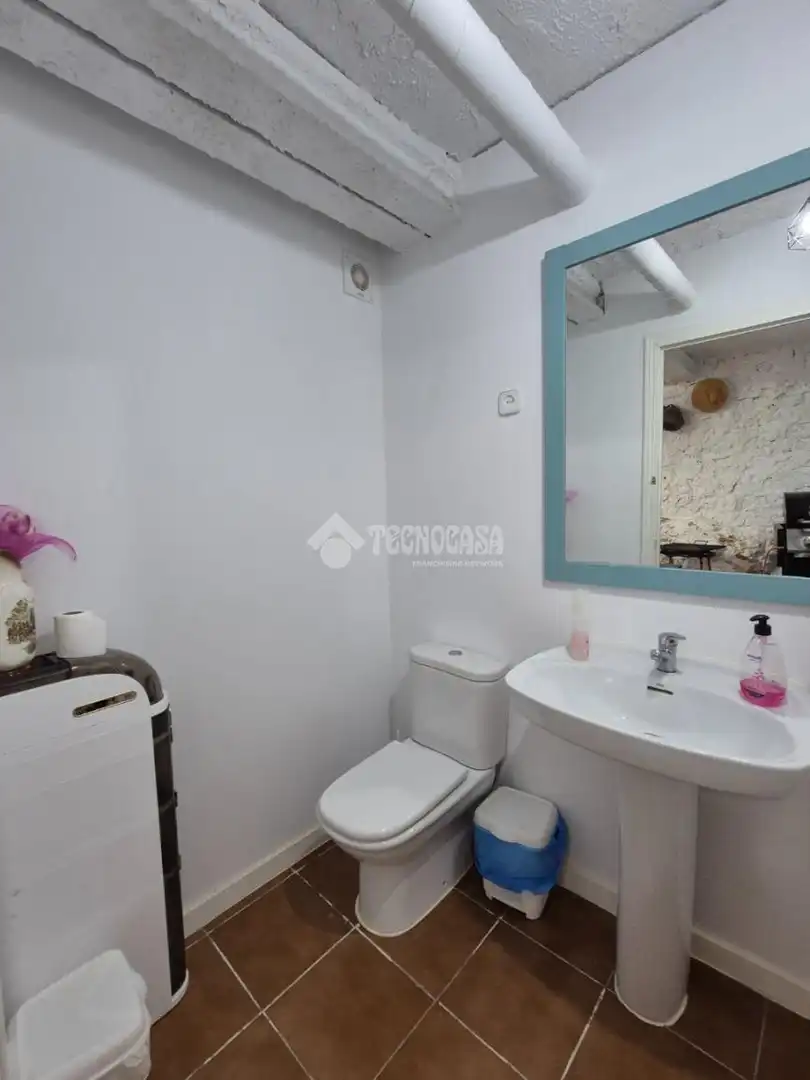Badezimmer von Einfamilien-Reihenhaus zum Verkauf in Cendejas de la Torre mit Heizung und Terrasse