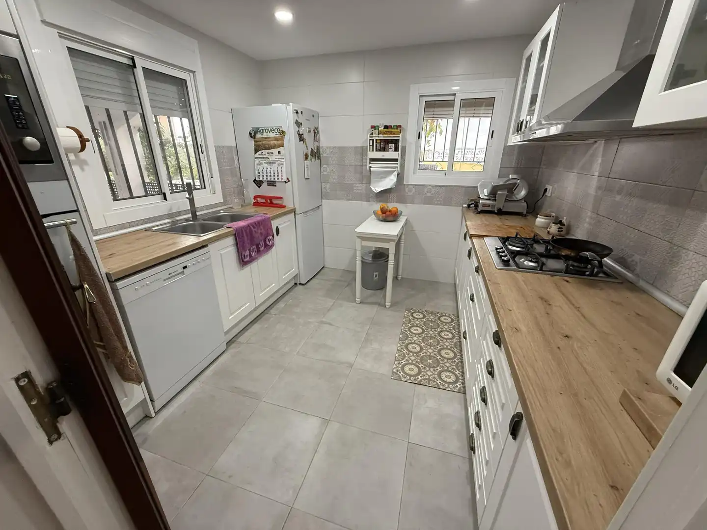 Cocina de Casa o chalet en venta en La Bisbal del Penedès con Jardín privado y Piscina