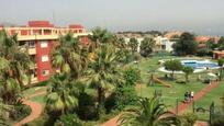 Vista exterior de Pis en venda en Algeciras amb Jardí privat, Terrassa i Piscina comunitària