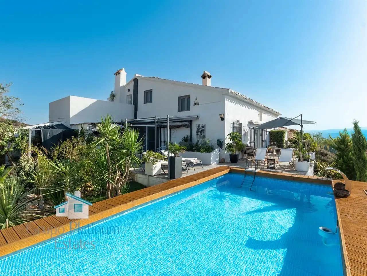 Detached house with pool for sale in Albox