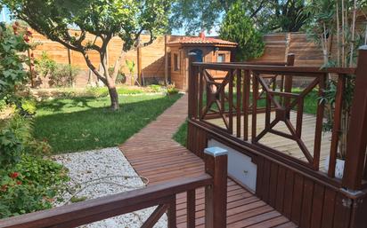 Jardí de Casa adosada en venda en Badalona amb Aire condicionat, Calefacció i Jardí privat