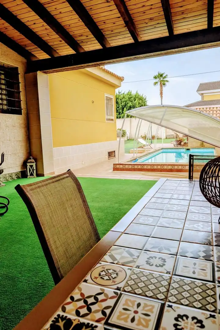 Piscina de Casa o xalet en venda en Alicante / Alacant