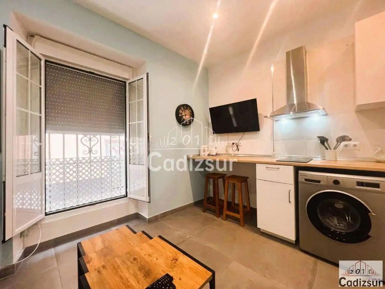 Cuina de Apartament en venda en Cádiz amb Moblat i Balcó