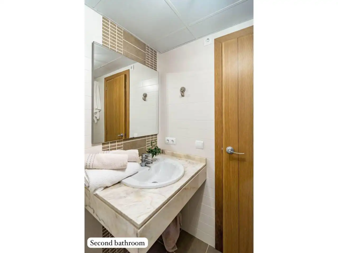 Bathroom of Flat for sale in Benahavís pueblo
