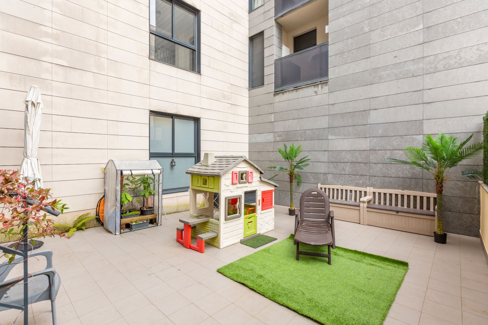 Terrassa de Pis en venda en  Pamplona / Iruña amb Aire condicionat, Calefacció i Jardí privat